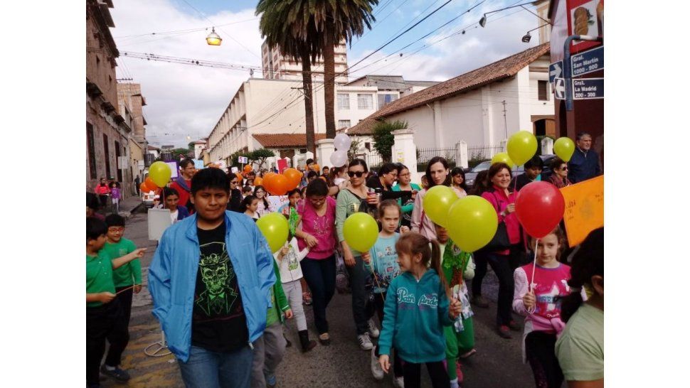 El Santa marchó por la vida y la familia pidiendo recuperar los valores