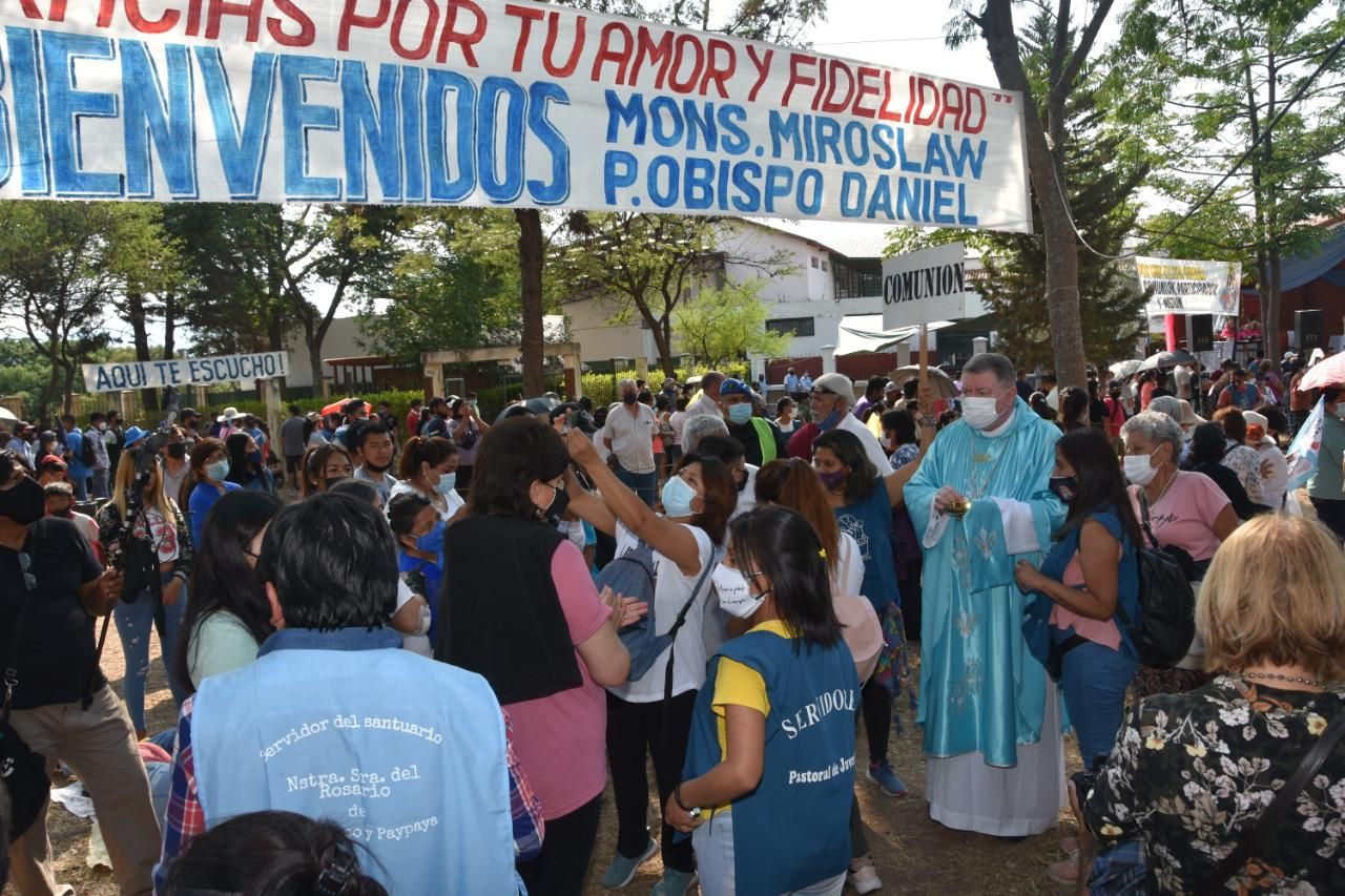 Virgen de Río Blanco: cientos de feligreses en una de las misas de octubre.