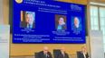 El premio Nobel de Economía 2025 fue otorgado a Joel Mokyr, Philippe Aghion y Peter Howitt.  