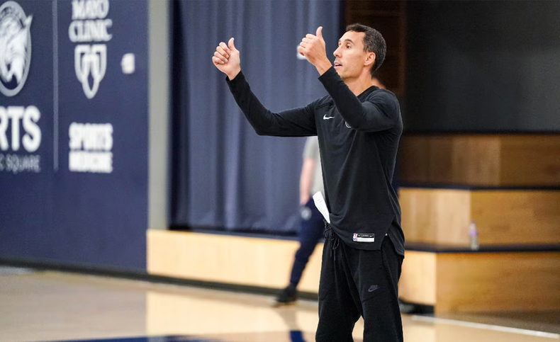 NBA Prigioni, asistente del entrenador principal de Minnesota, expulsado en la pelea (Cody Sharrett / Timberwolves)