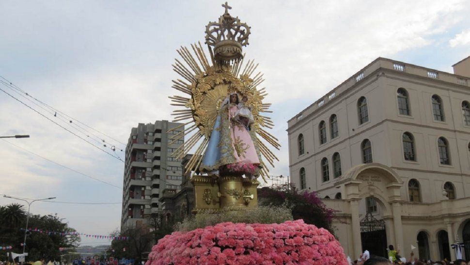 Cientos de feligreses acudieron a la procesión por la Virgen de Río Blanco
