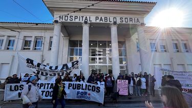 Gremios se agruparon y movilizaron por la salud pública y apoyo al Garrahan.