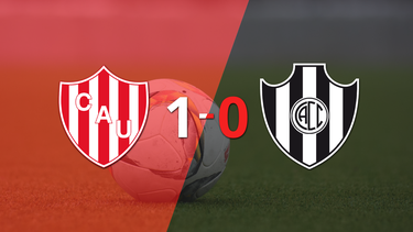 Unión venció a Central Córdoba (SE) 1 a 0 en el estadio de la Avenida