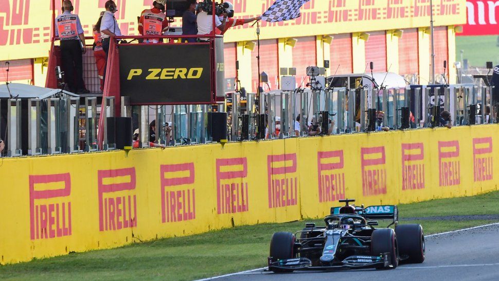 Hamilton en su ferrari - F&oacute;rmula 1