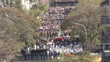 Multitudinaria procesión por el Señor y la Virgen del Milagro en Salta.