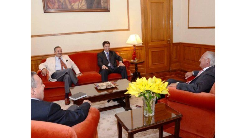 Reunión en Salón Fascio