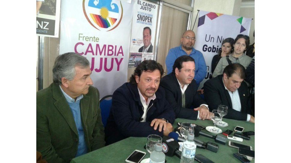 Sáenz junto Morales y Snopek
