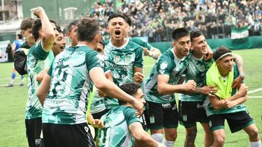 excursionistas es campeon y ascendio a la primera nacional