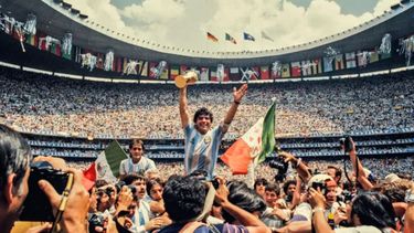 Una nueva imagen es usada por los argentinos para ir más confiados al Mundial de Qatar. ¿Diego lo predijo en 1986?