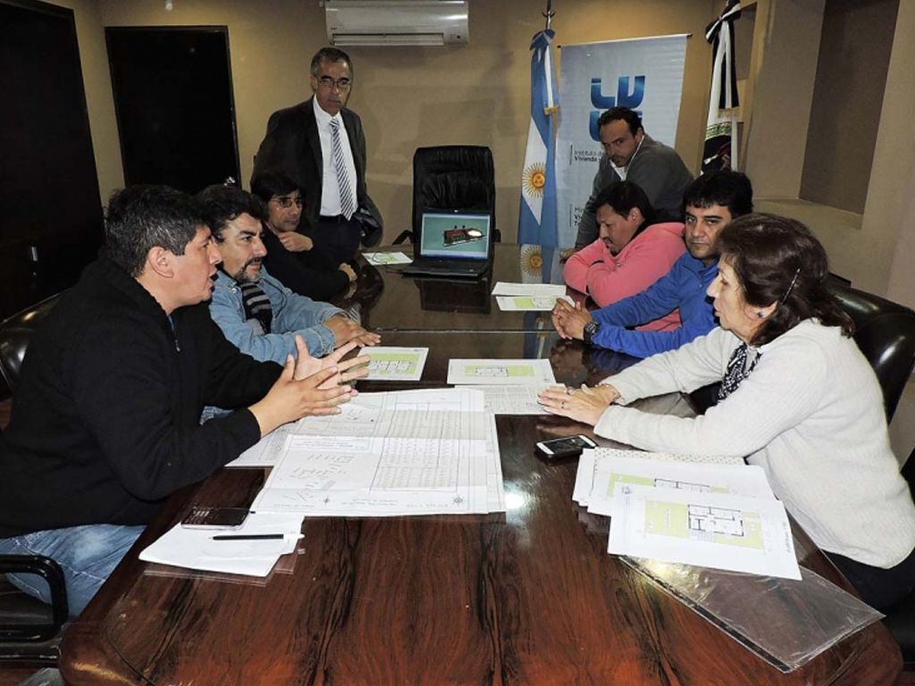 Reunión en el IVUJ
