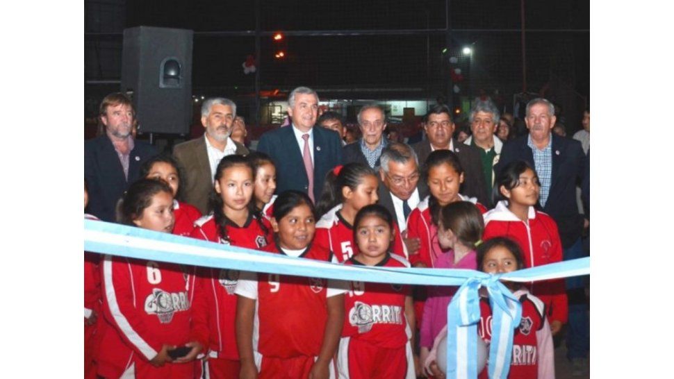 Inauguraron tinglado y entregaron subsidio al Club Atlético Gorriti