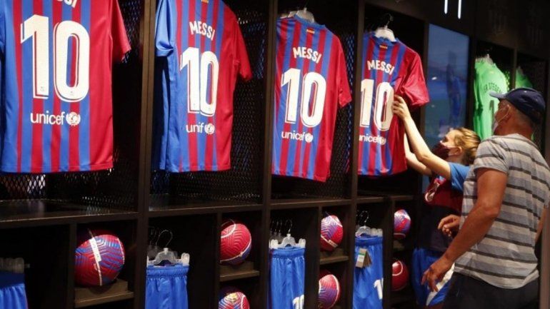 Barcelona tomó una drástica decisión con las camisetas de Messi.&nbsp;
