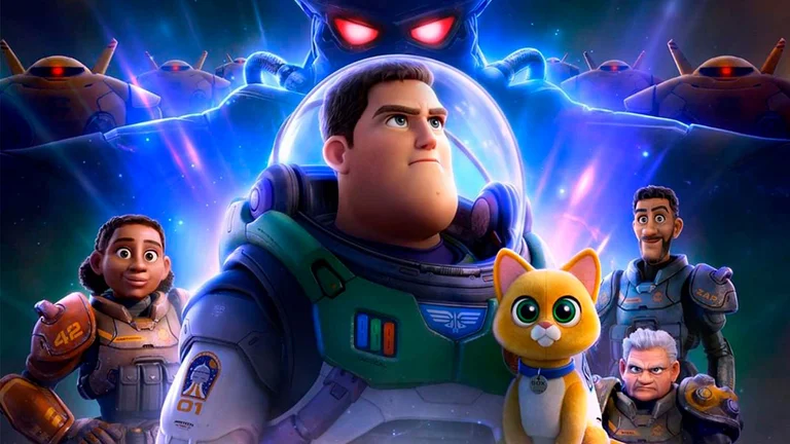 La nueva película de Pixar Lightyear, fue prohibida por las autoridades de 14 países por incluir en una escena, un beso entre dos mujeres.&nbsp;