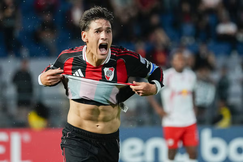 Lucas Martínez Quarta, de villano a salvador con el gol que le dio el triunfo a River Plate frente a Bragantino - Andre Penner - AP