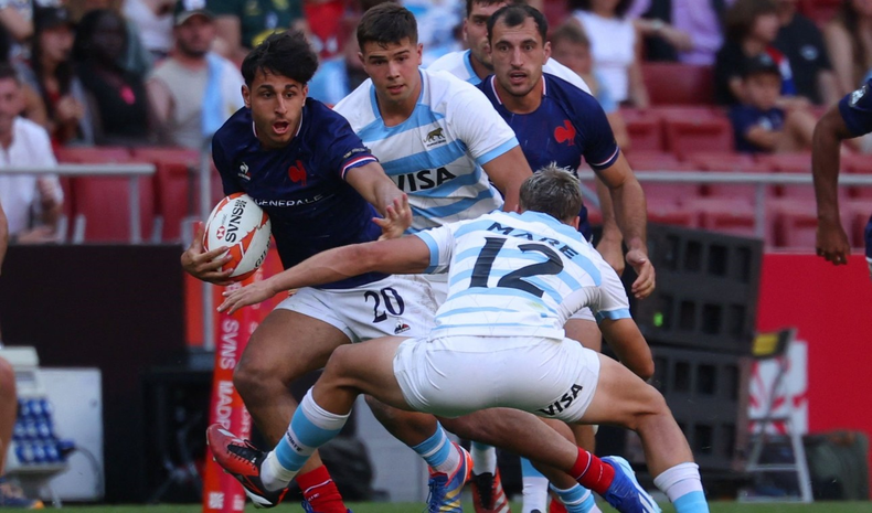 a que hs juegan los pumas