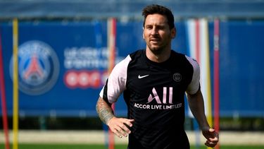 Lionel Messi tiene una molestia física y no jugará por Champions.&nbsp;