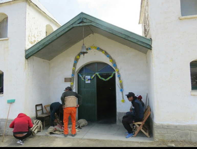 Preparan las ofrendas a la virgen
