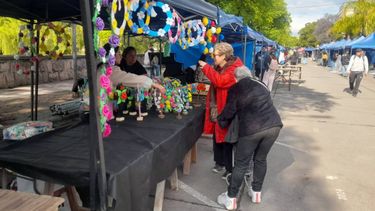 feria de las ofrendas en jujuy: mas de 100 puestos se instalaron sobre avenida 19 de abril
