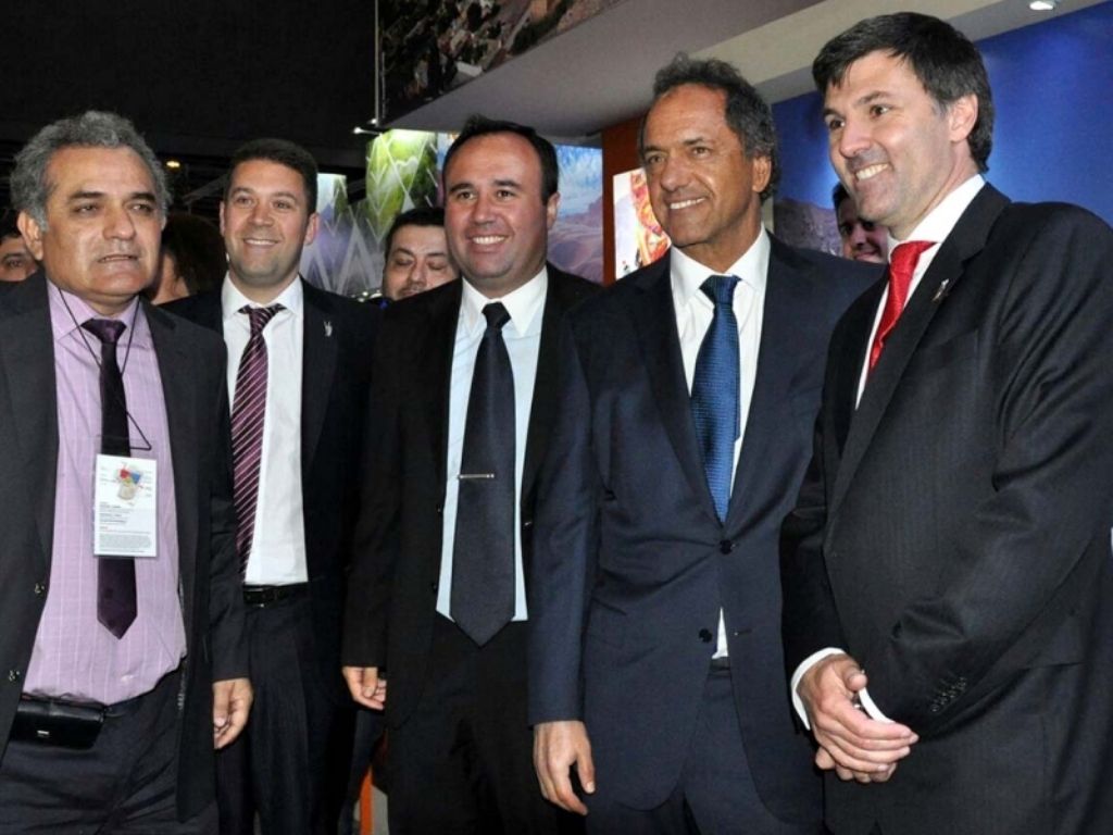 Scioli en la FIT en el stand de Jujuy