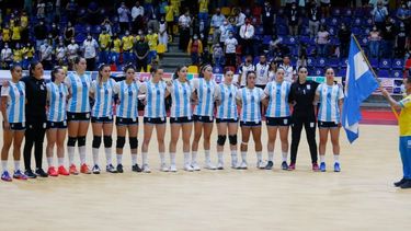 La arquera Valentina Menucci y la lateral Martina Lang, que aportó ocho goles, fueron las figuras de La Garrita en el partido.