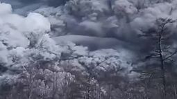 El volcán Shiveluch entró en erupción, y obligó a las autoridades a evacuar algunos pueblos.