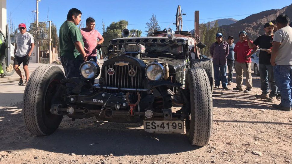 De la Patagonia a Alaska, pasando por Jujuy: armó un auto para cumplir el sueño