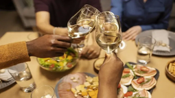 El pionono, los huevos rellenos y la ensalada rusa: tres recetas fáciles para esta cena de fin de año.