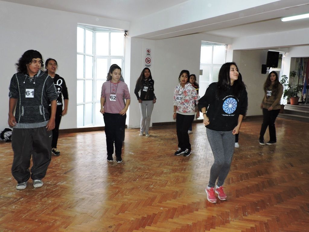Estudiantes realizan el casting