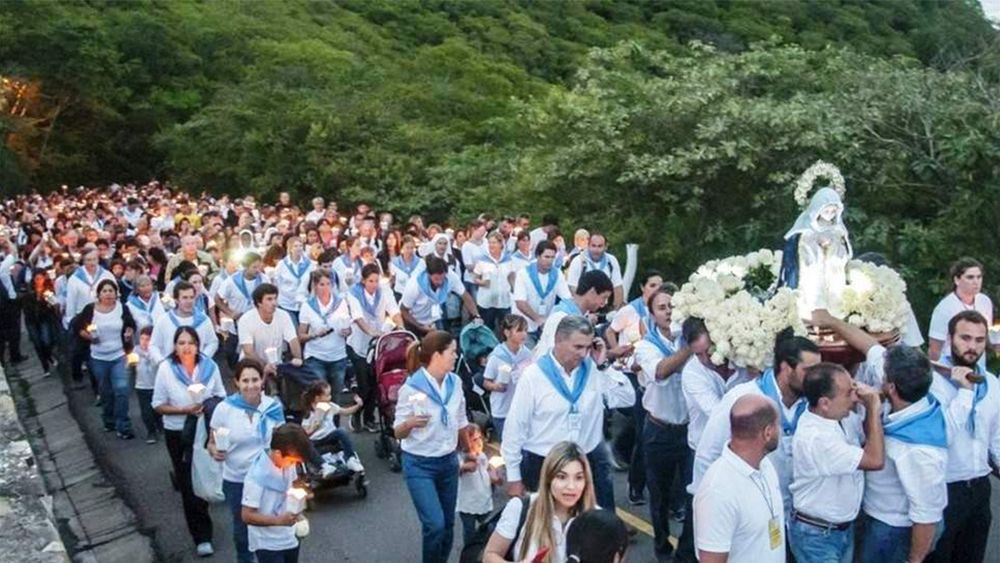Polémica por la entronización de una virgen salteña en una basílica de La Plata