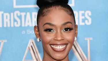 La película tiene una duración de 144 minutos.