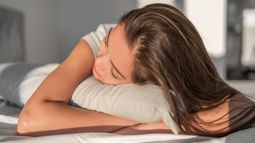 El truco usado por japoneses para dormir frescos sin ventilador ni hielo.