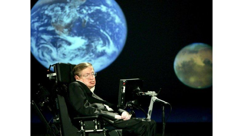 Stephen Hawking advirtió que el planeta Tierra se convertirá en una enorme bola de fuego