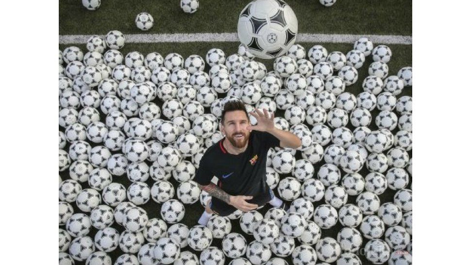 Messi 300 pelotas