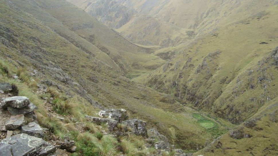 Mujer se desbarrancó en Abra Mayo y la provincia planifica su rescate