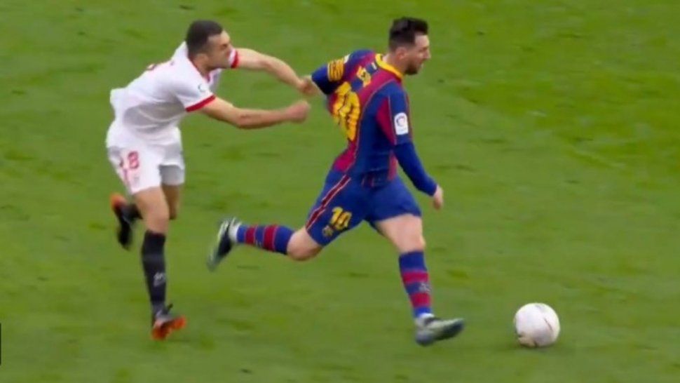 Quiso agarrar a Messi y se volvió viral