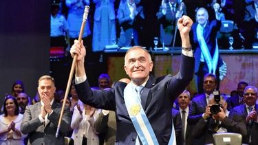 Tucumán confirmó el desdoblamiento electoral y elegirá gobernador el 9 de mayo.&nbsp;