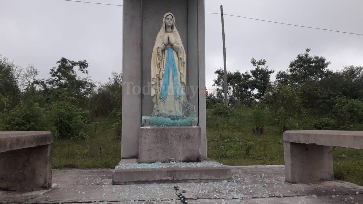 Invitan a un vía crucis en desagravio al vandalismo