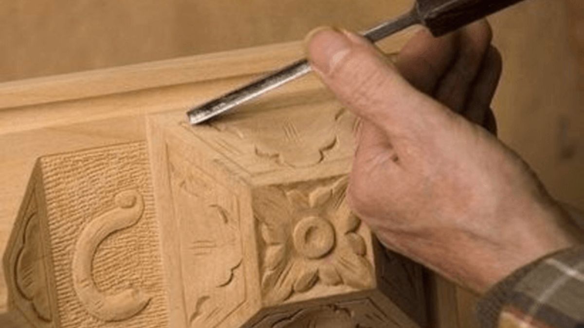 Taller de calado de madera en San Antonio.