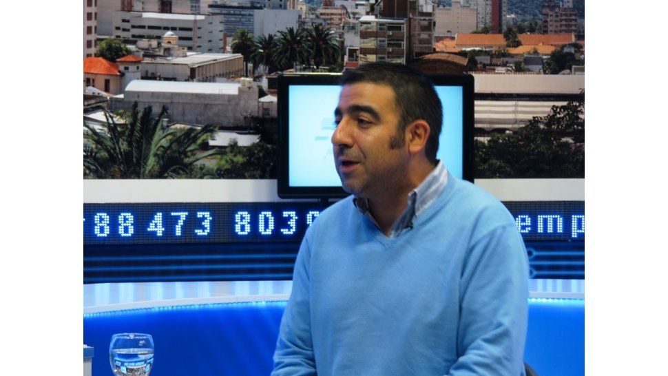Dr. René Casas