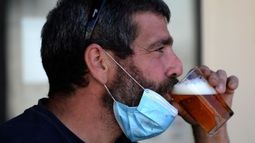 vacunación contra el covid-19 y alcohol&nbsp;