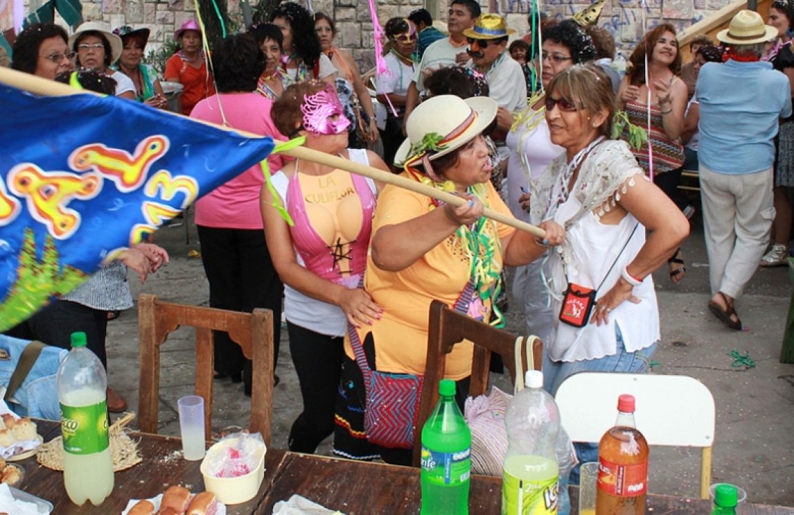 Adultos Mayores de Carnav