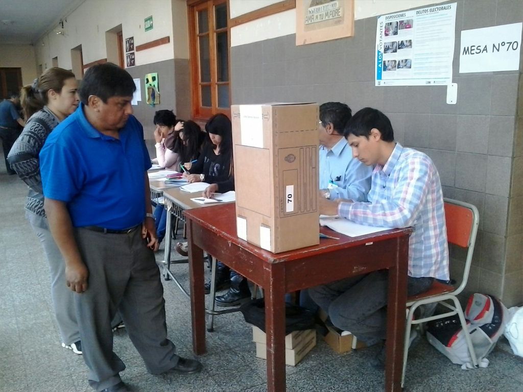 Jujeños votando