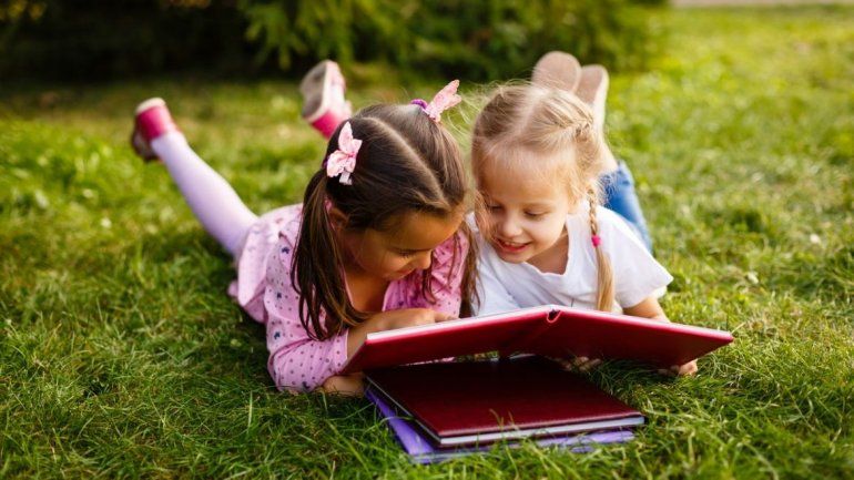 Los libros de cuentos son un clásico infalible a la hora de pensar regalos distintos para los Reyes Magos.