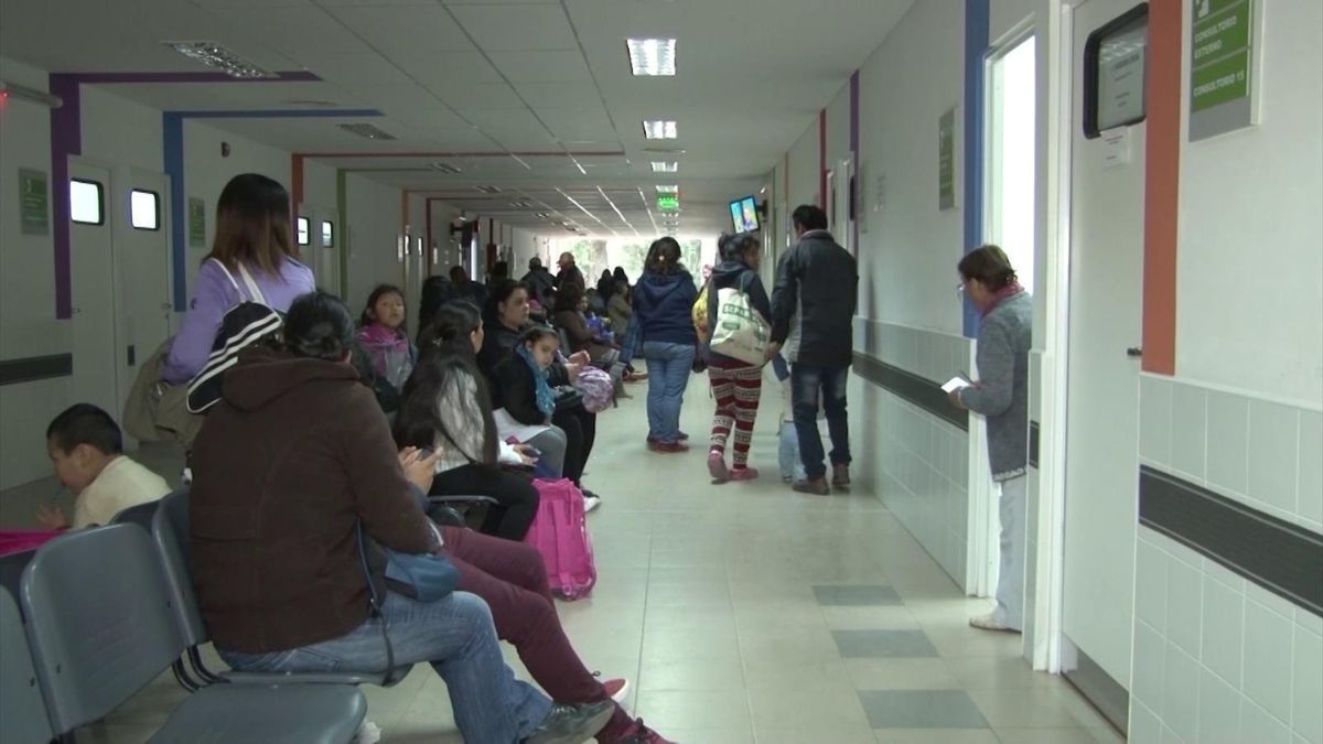 cobro a extranjeros en hospitales publicos de la argentina: claves para entender como esta funcionando