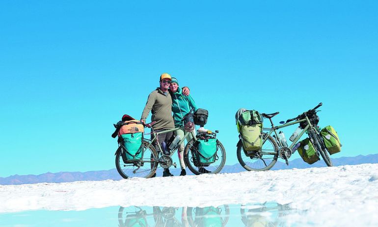 Una pareja de Suiza unió la Patagonia con Jujuy en bicicleta