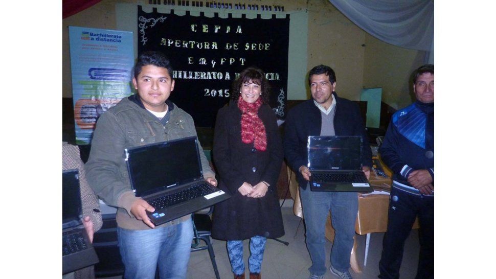 Entrega de material educativo