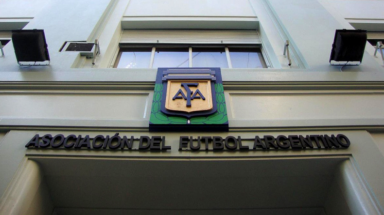 El Banco Central abrió un sumario contra la AFA y “Chiqui” Tapia El Banco Central abrió un sumario contra la AFA y “Chiqui” Tapia