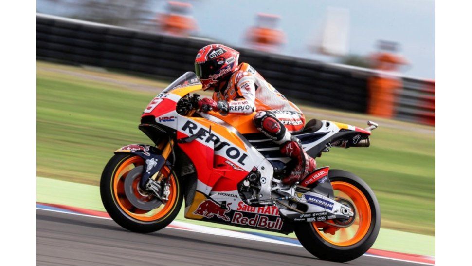Marc Márquez larga desde la punta