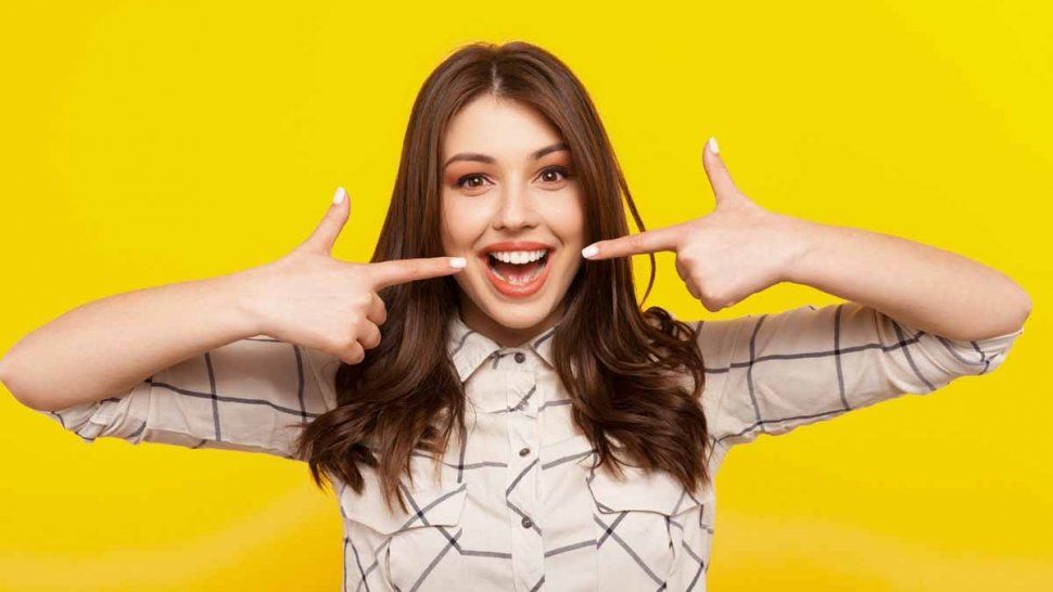 Cinco consejos a tener en cuenta para blanquear tus dientes