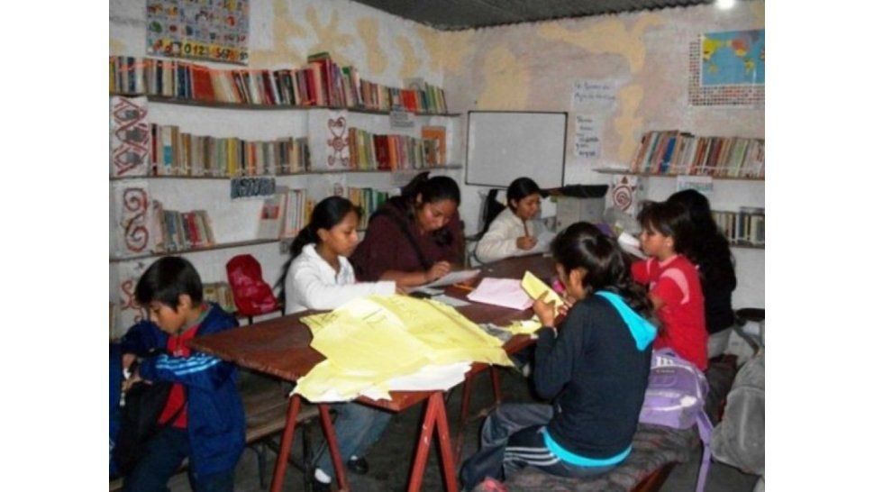 Niños pájaros creando